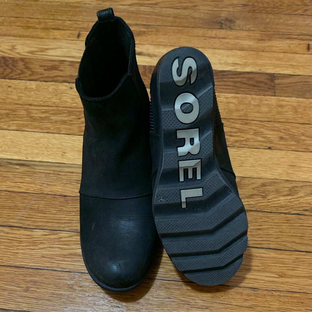 Sorel wedged boots, only worn twice